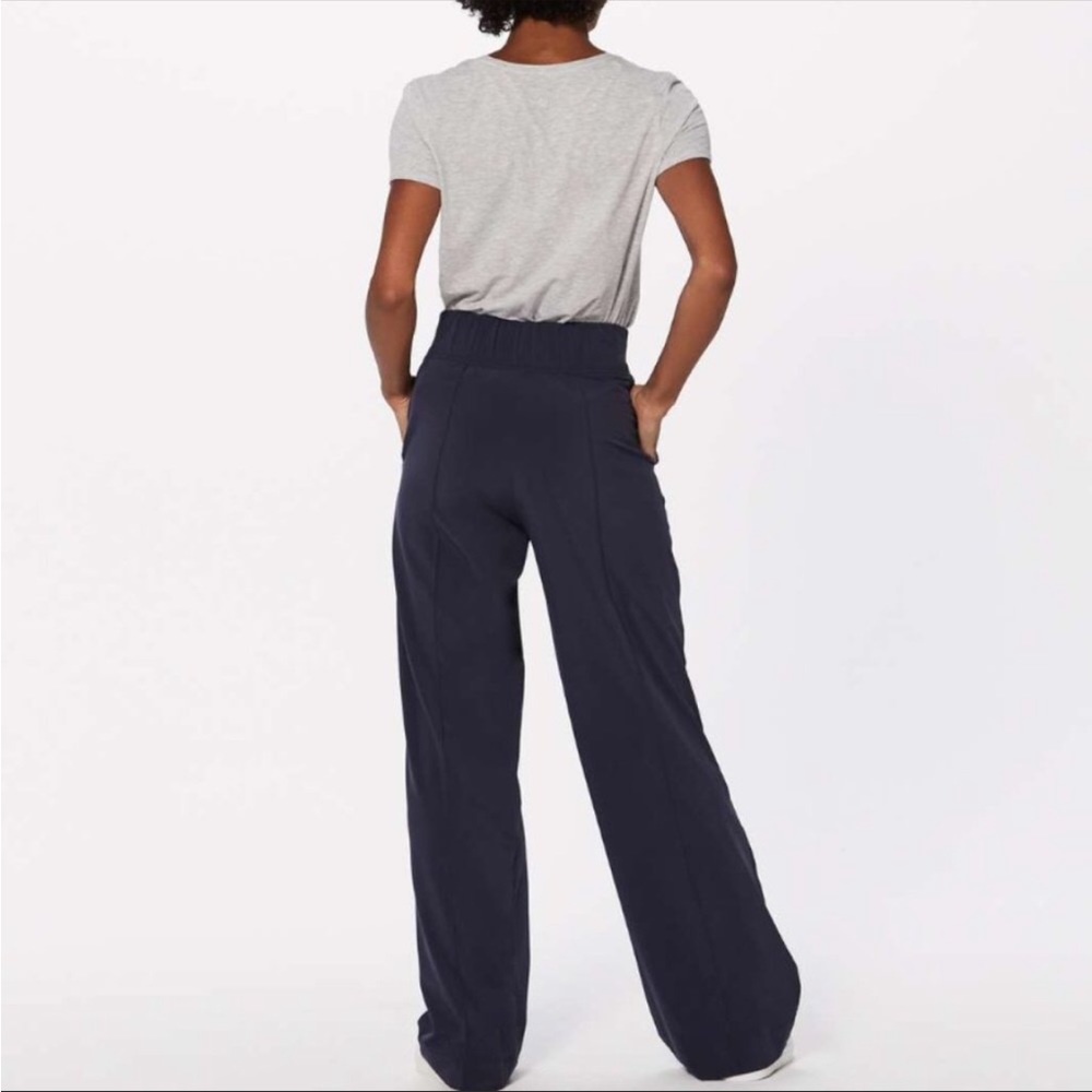 Lululemon Wide Leg Noir Pant, Size 4 - Picture 3 of 7